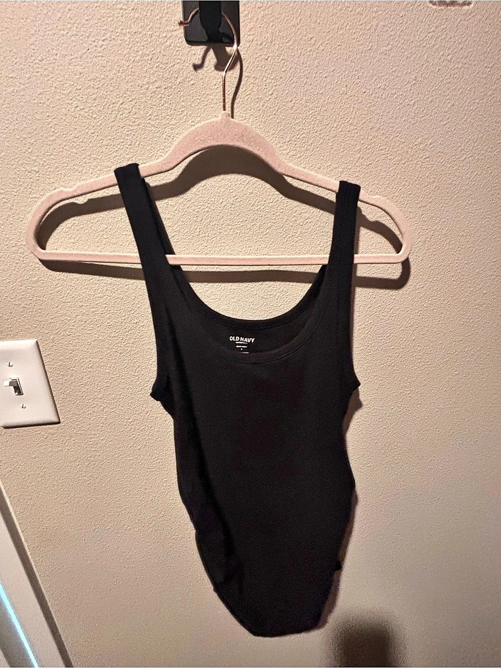 Old Navy Maternity Scoop-Neck Ribbed Tank Top Black Tank Top